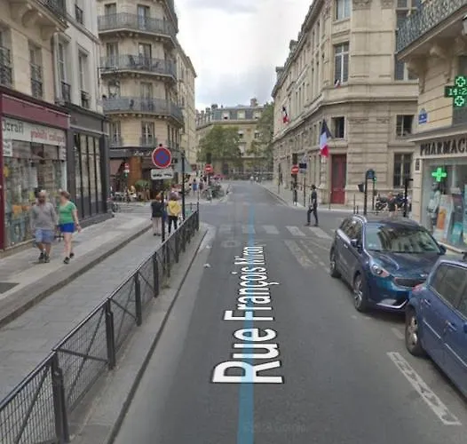 Chez Pierre- Between Hall And Saint Paul